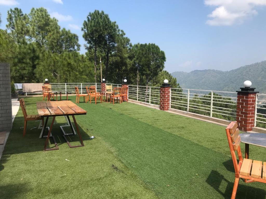 Host Jatin Kasauli Crest 7O1827O7O3 Exterior foto