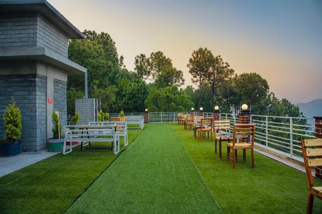 Host Jatin Kasauli Crest 7O1827O7O3 Exterior foto